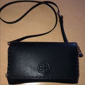 Tory Burch wallet on chain